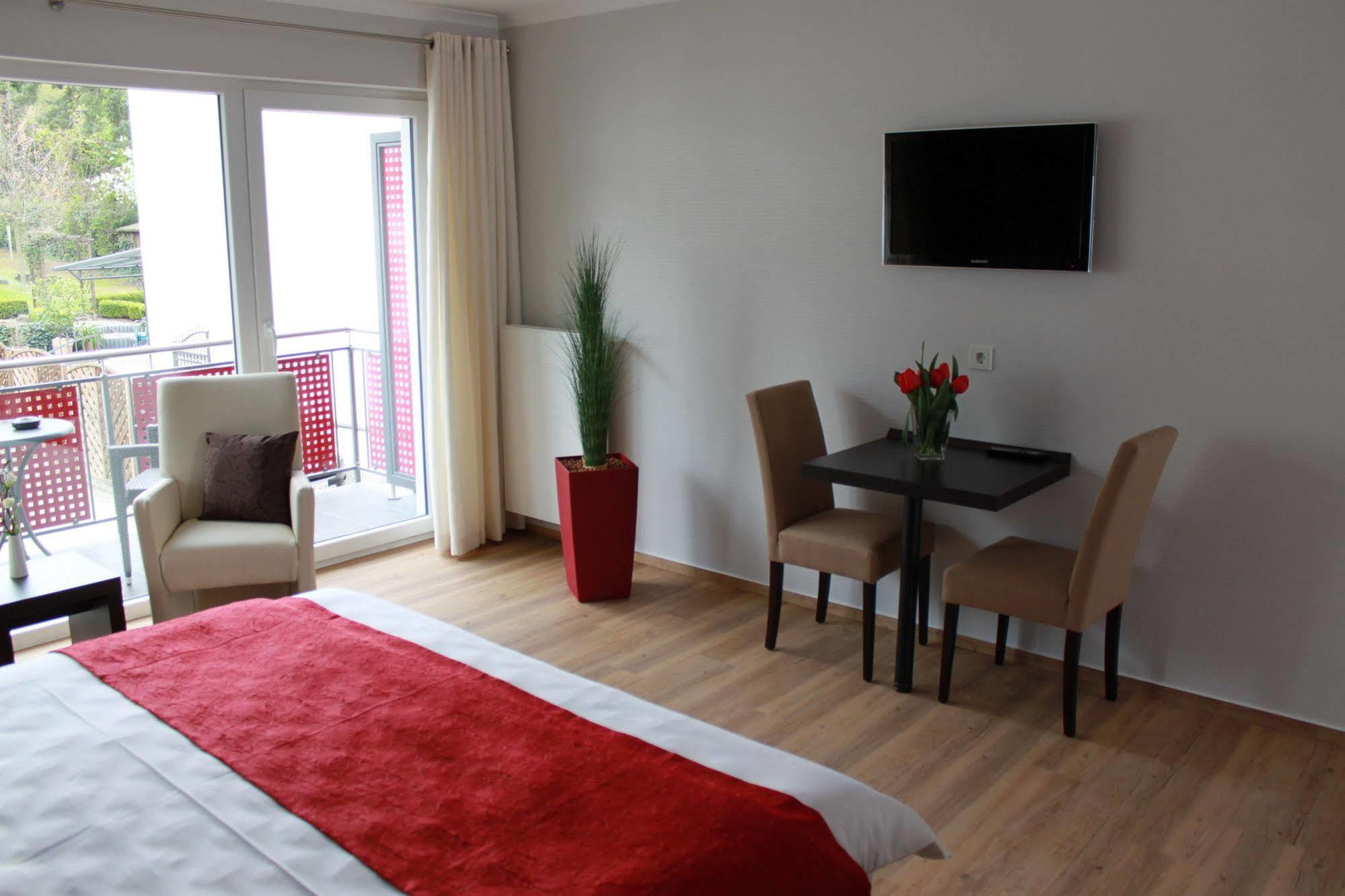 Hotel Feriendomizil Am Lindenplatz Bullay Esterno foto