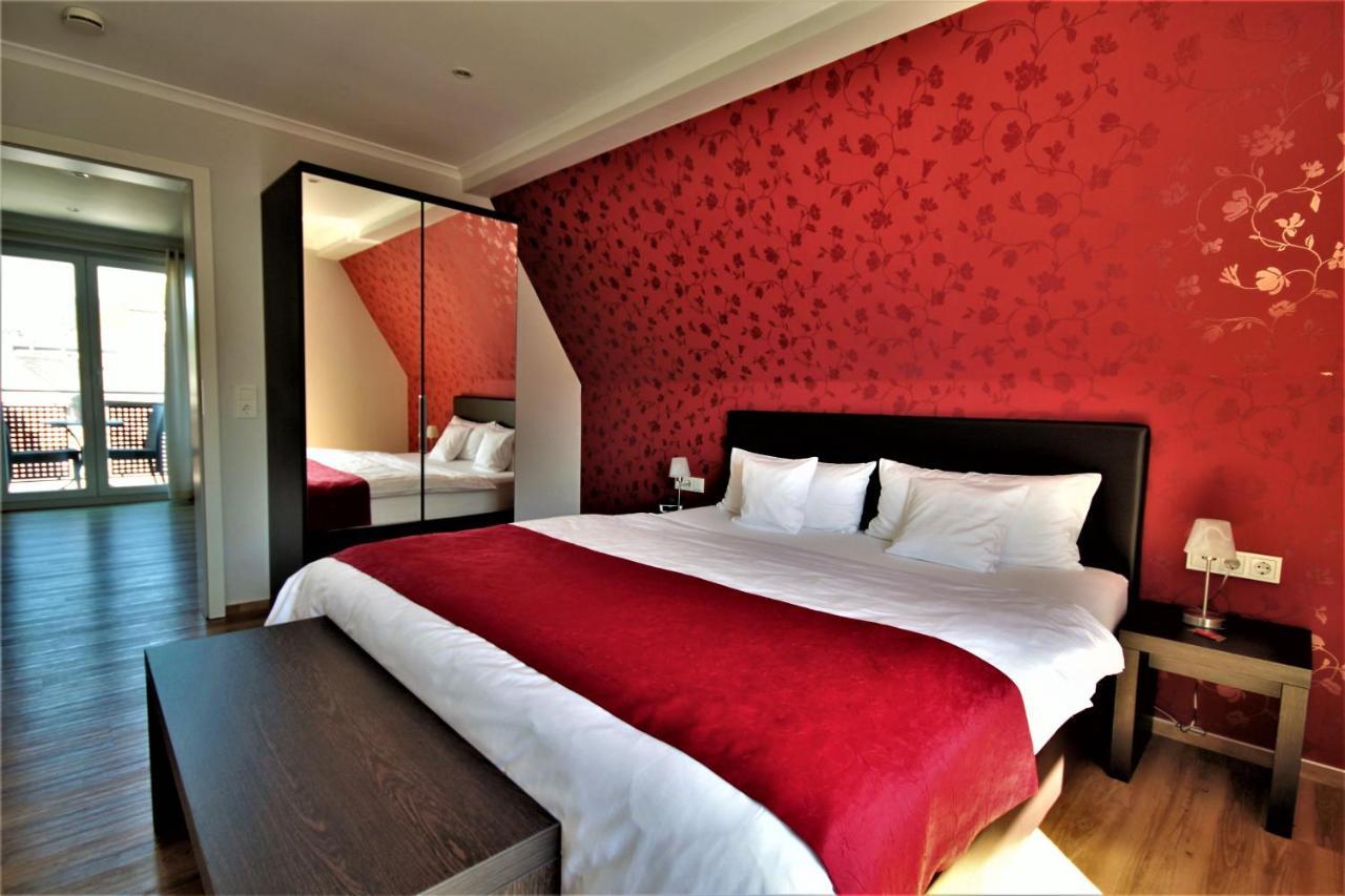 Hotel Feriendomizil Am Lindenplatz Bullay Esterno foto