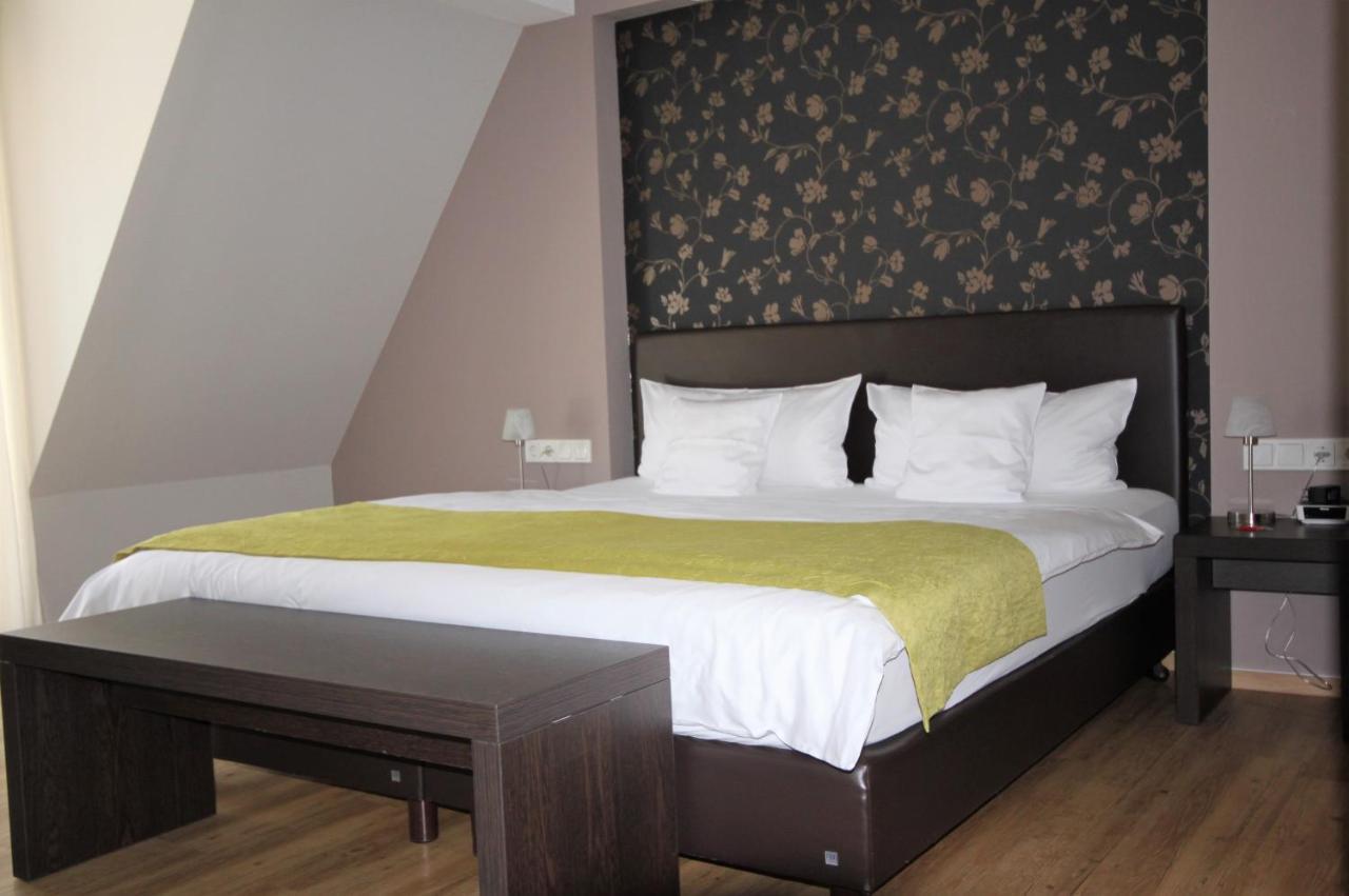 Hotel Feriendomizil Am Lindenplatz Bullay Esterno foto