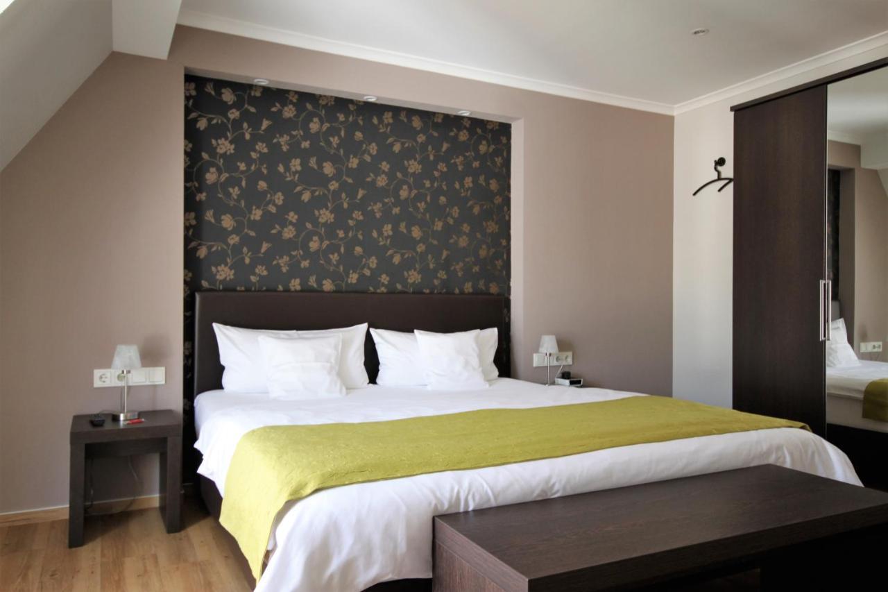 Hotel Feriendomizil Am Lindenplatz Bullay Esterno foto